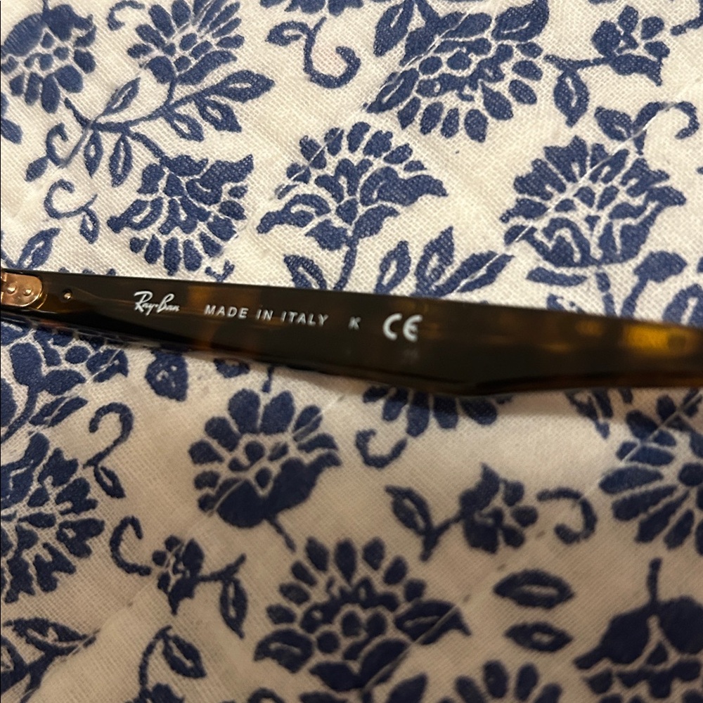 Rayban glasses with case - Picture 7 of 9